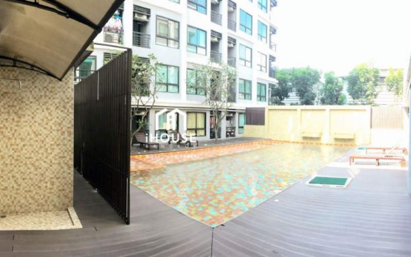 A Pool Condo Bangna